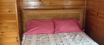 Beautiful 3-bedroom house in peaceful Starksboro perfect for relaxing getaway
