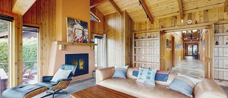 Televisie en een open haard