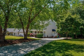Exterior - Renovated Retreat Near RDU | Sleeps 8 + Deck (Raleigh)