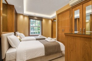 Spa - Sleeps 9 • 3BR Flat • AC All Rooms • 4 Bathrooms • 3min Metro • Oxford St (London)