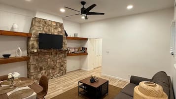 Smart TV, music library