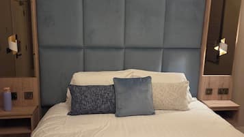 Double Room, Sea View | Bathroom | Shower, hair dryer, towels, soap