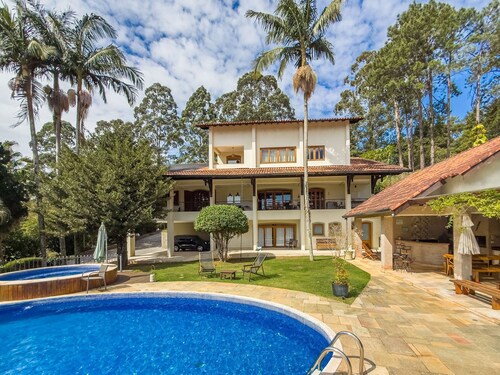 Luxury House with Pool in Granja Viana