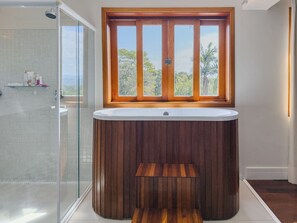 Shower, towels