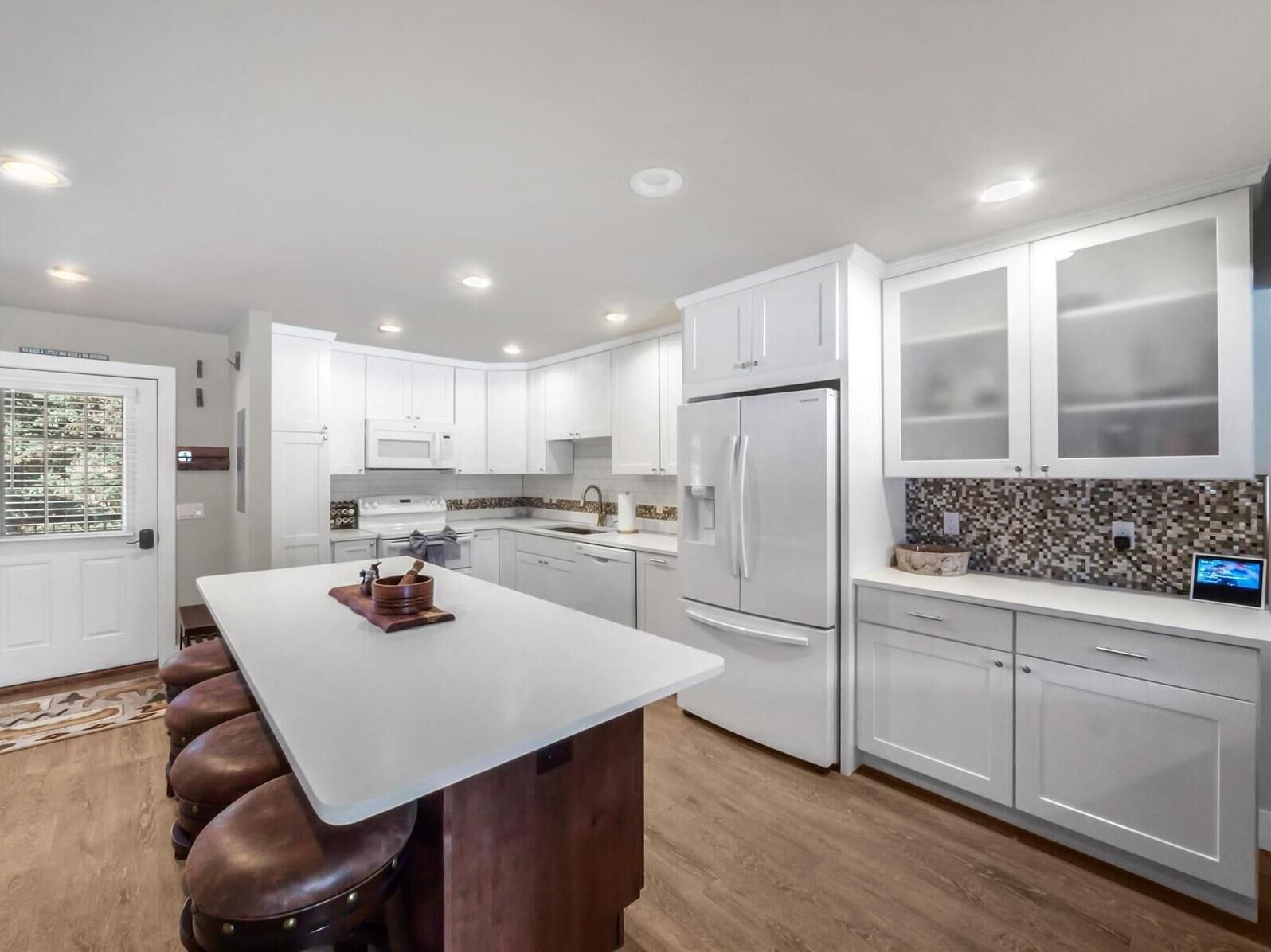 Condo, Multiple Beds, Balcony, Mountain View (A-K-SND204) | Private kitchen