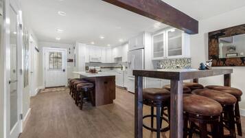 Condo, Multiple Beds, Balcony, Mountain View (A-K-SND204) | 2 bedrooms, individually decorated, individually furnished, bed sheets