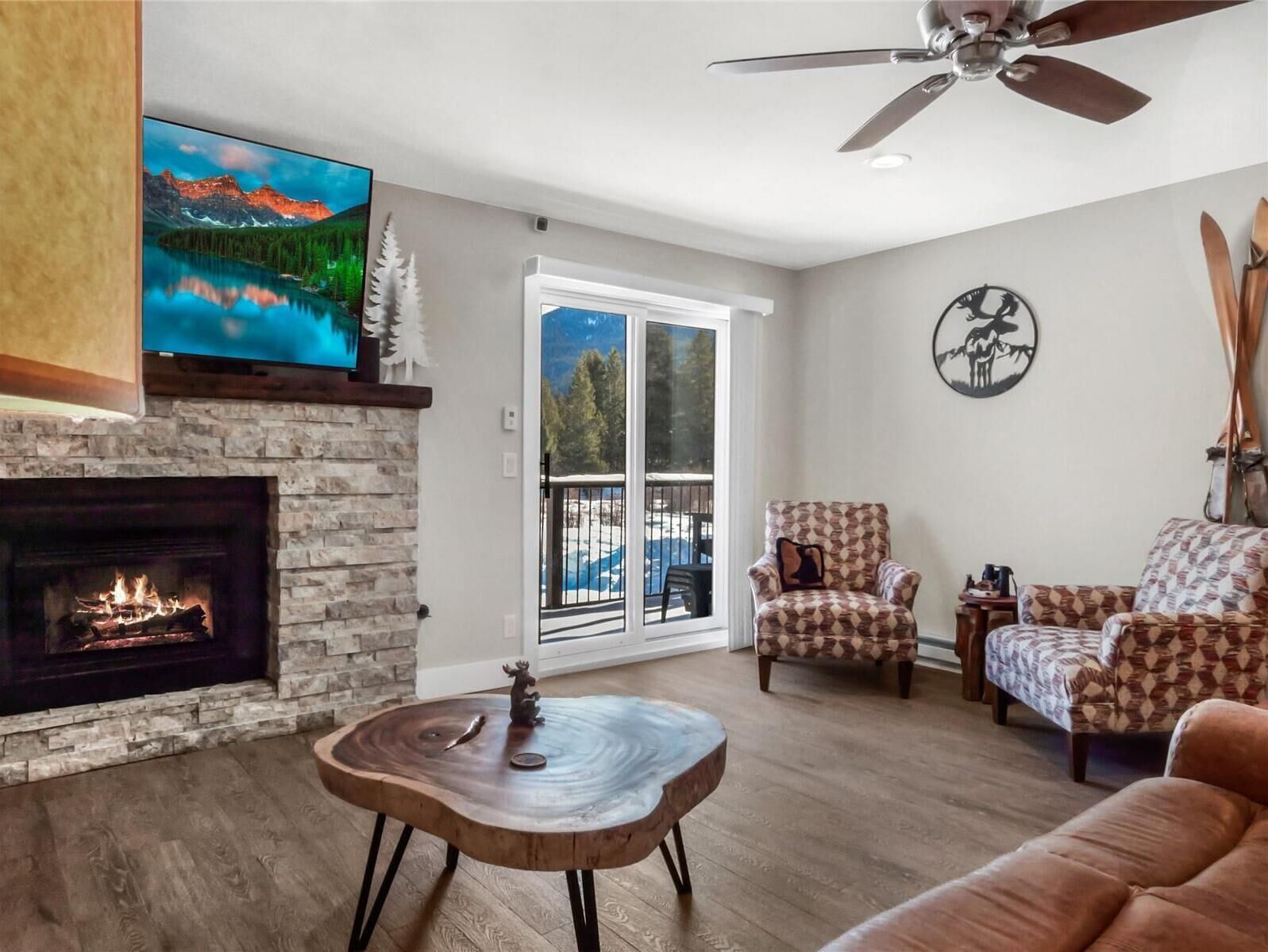 Condo, Multiple Beds, Balcony, Mountain View (A-K-SND204) | Living area