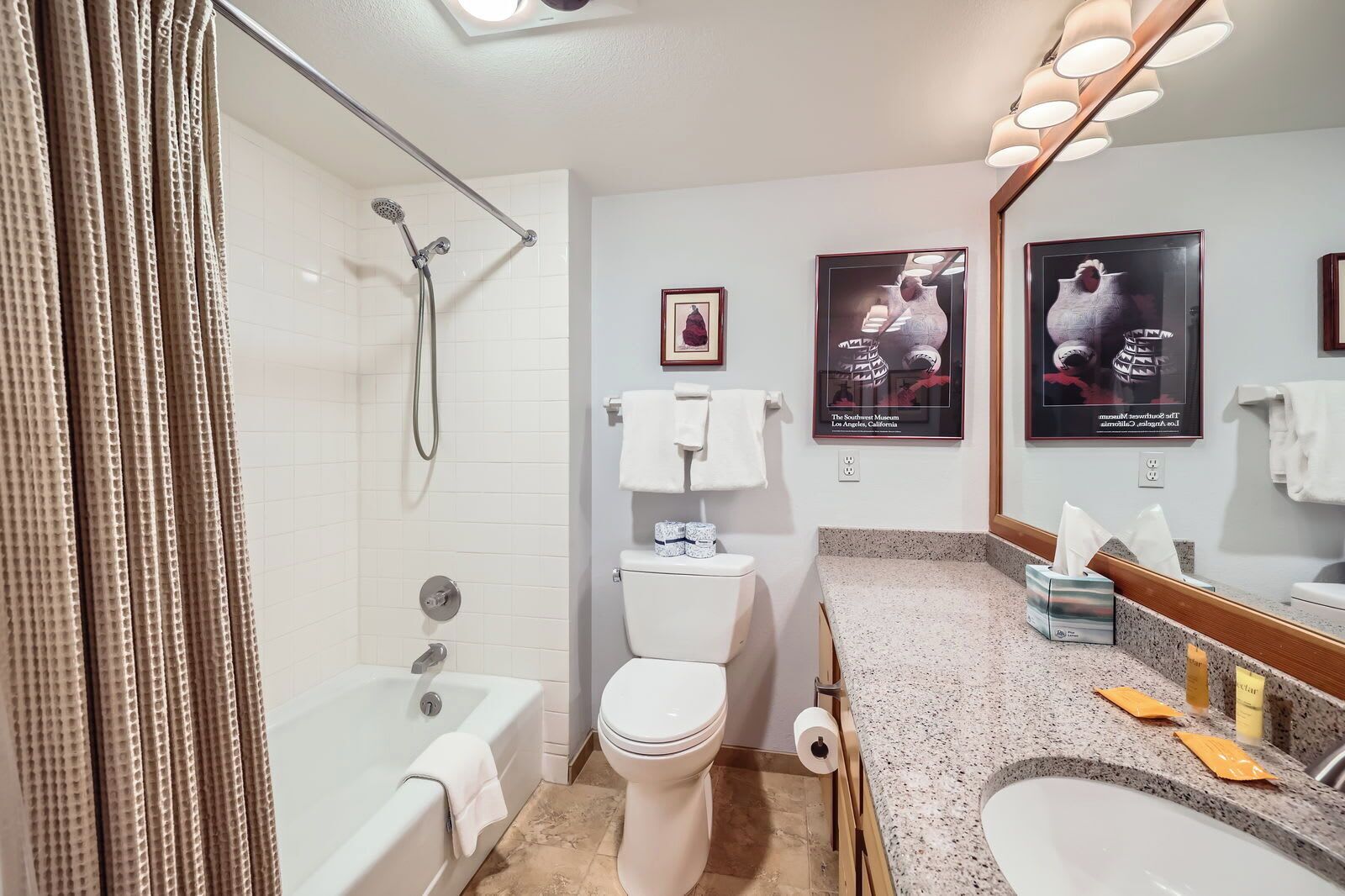 Apartamento, varias camas, balcón, vistas a la montaña (A-K-AZ-DC1810) | Baño | Toallas