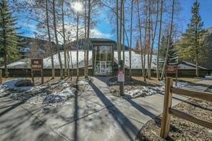 Exterior - Close to Slopes, Pool, & Nature: The Pines Condo in Beautiful Keystone (Keystone)