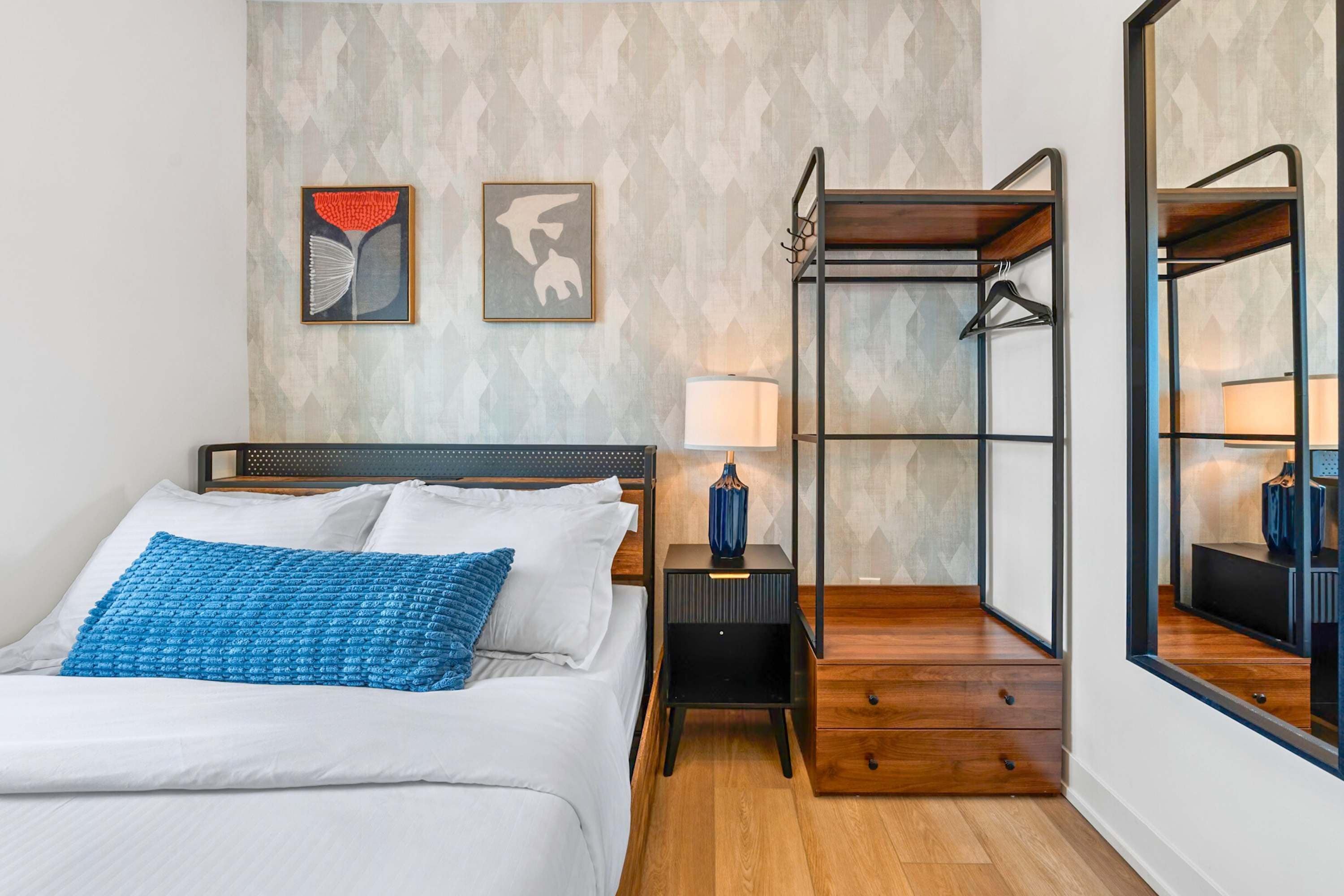3 bedrooms, desk, iron/ironing board, free WiFi