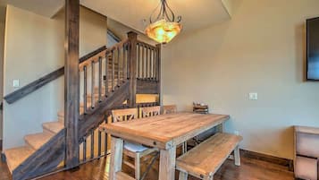 Townhome, Multiple Beds, Hot Tub, Mountain View (A-S-RR60A) | 4 bedrooms, individually decorated, individually furnished, bed sheets