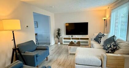 Modern 3BR Townhouse Close To Downtown Pittsburgh