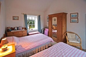 Free WiFi, bed sheets - 2 Bed in Ballyconneely (oc-i231) (Leitirshask)