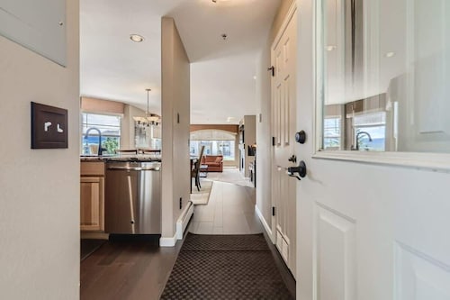 Beautiful Frisco Condo With Lake Views!