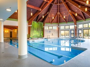Pool - Fully renovated with a designer`s touch. Skip the dated `ski cabin` for a sleep, boutique feel. (Killington)