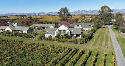 Vineyard View - Blenheim Holiday Home