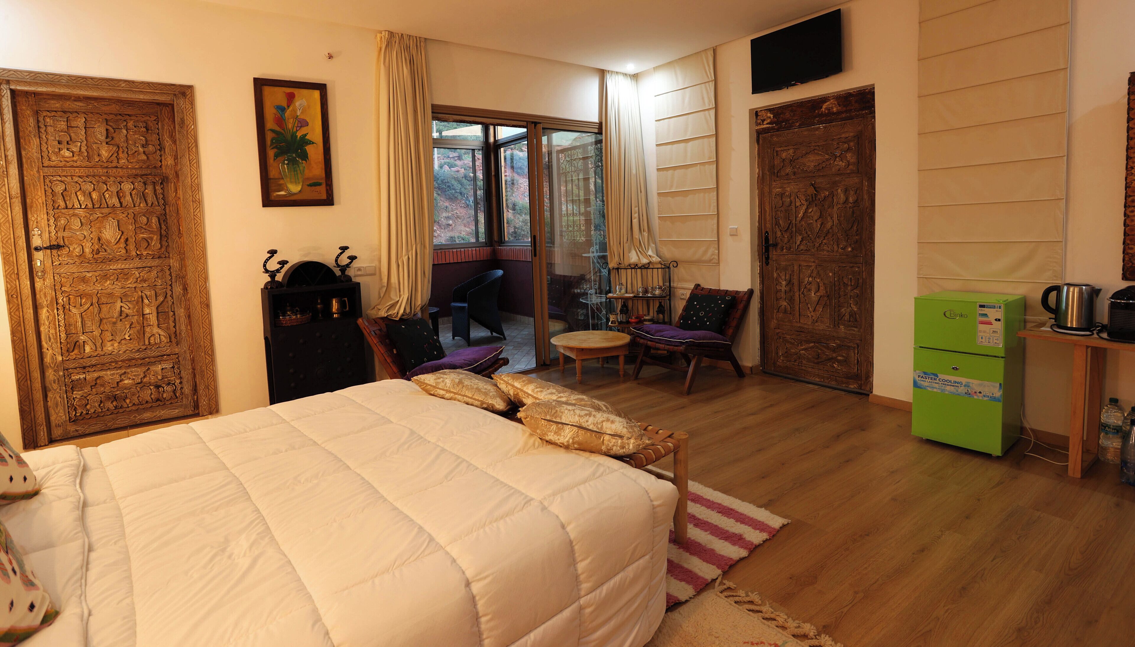 Luxury Suite, 1 King Bed with Sofa bed, Non Smoking, Mountain View | WiFi (free)