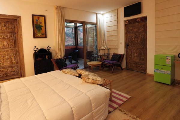 Luxury Suite, 1 King Bed with Sofa bed, Non Smoking, Mountain View | WiFi (free)