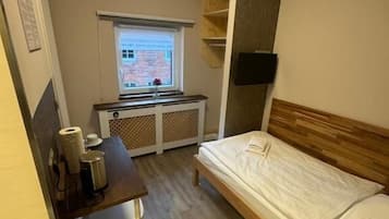 Chambre Simple Confort, vue cour intérieure | Wi-Fi gratuit