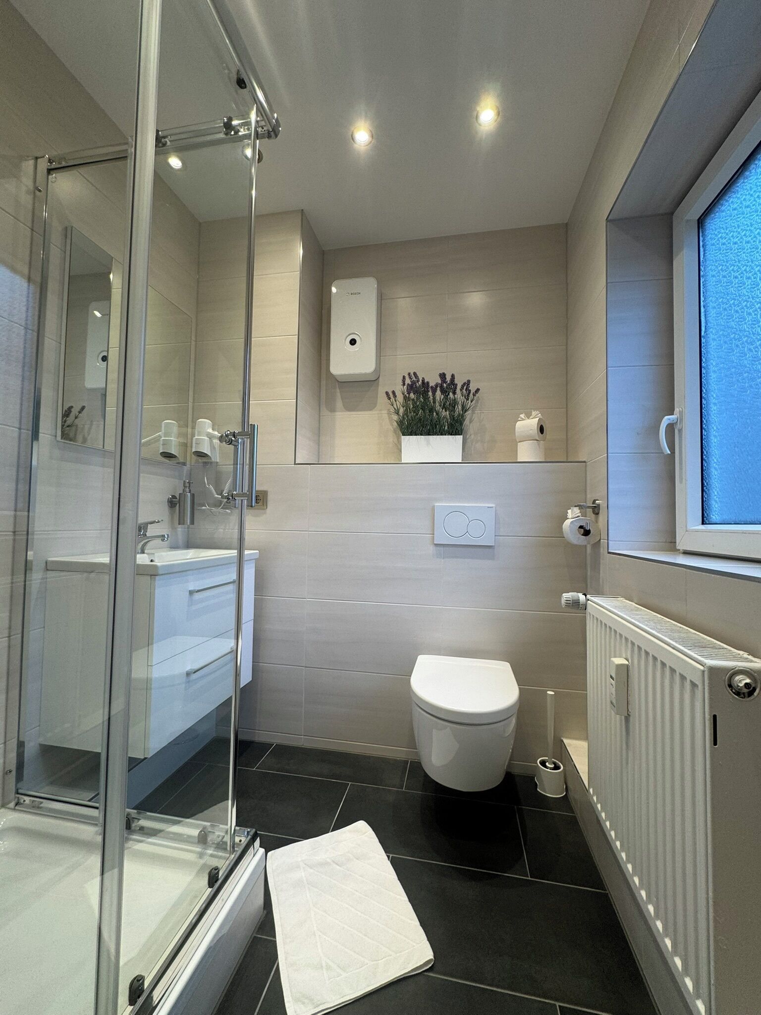 Comfort-Einzelzimmer, Blick auf den Innenhof | Badezimmer