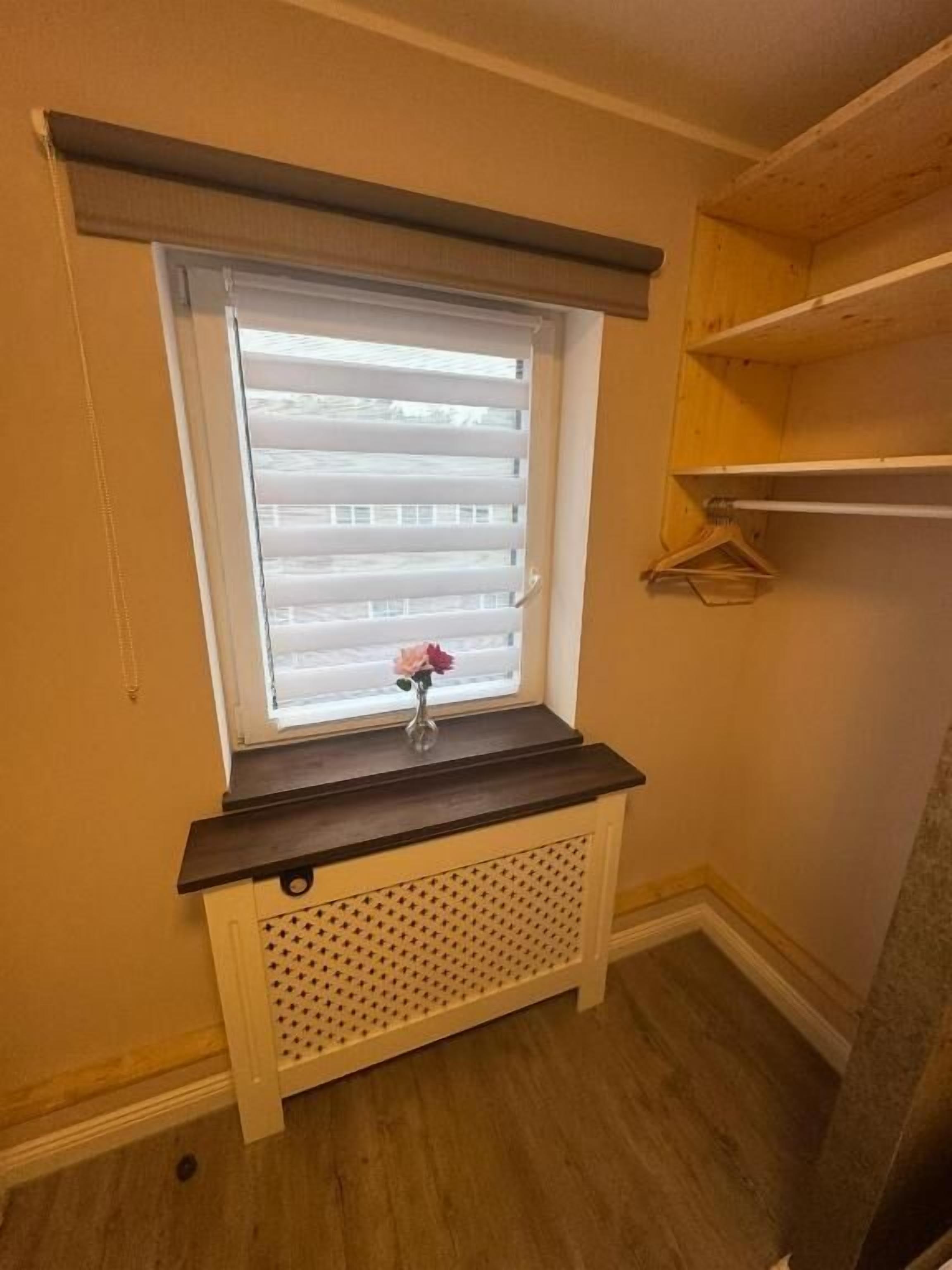 Chambre Simple Confort, vue cour intérieure | Intérieur