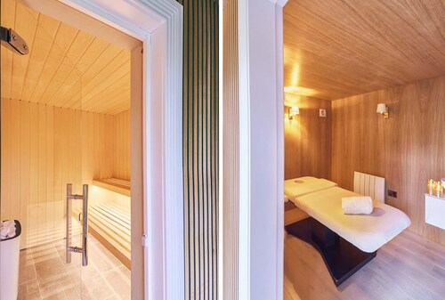 Carmel House - Sieben Schlafzimmer Villa, Schläft 14