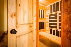 Sauna - Blue Hobbit Home / Infrared Sauna / Fire Pit (Crestone)
