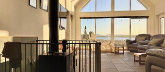Harray Loch Villa, Stunning Views 4 bed, 4 baths, Unique Space Free Wifi Parking