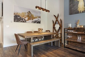 Dining - Renovated Condo Near Bus Stop I Walkable (Avon)