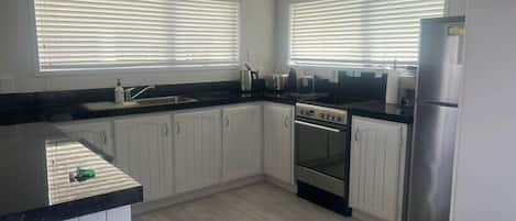 Oven, stovetop, dishwasher
