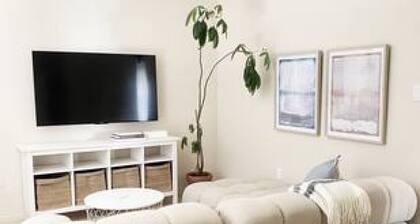 Chic 2BR Mount Pleasant Suite Near Downtown