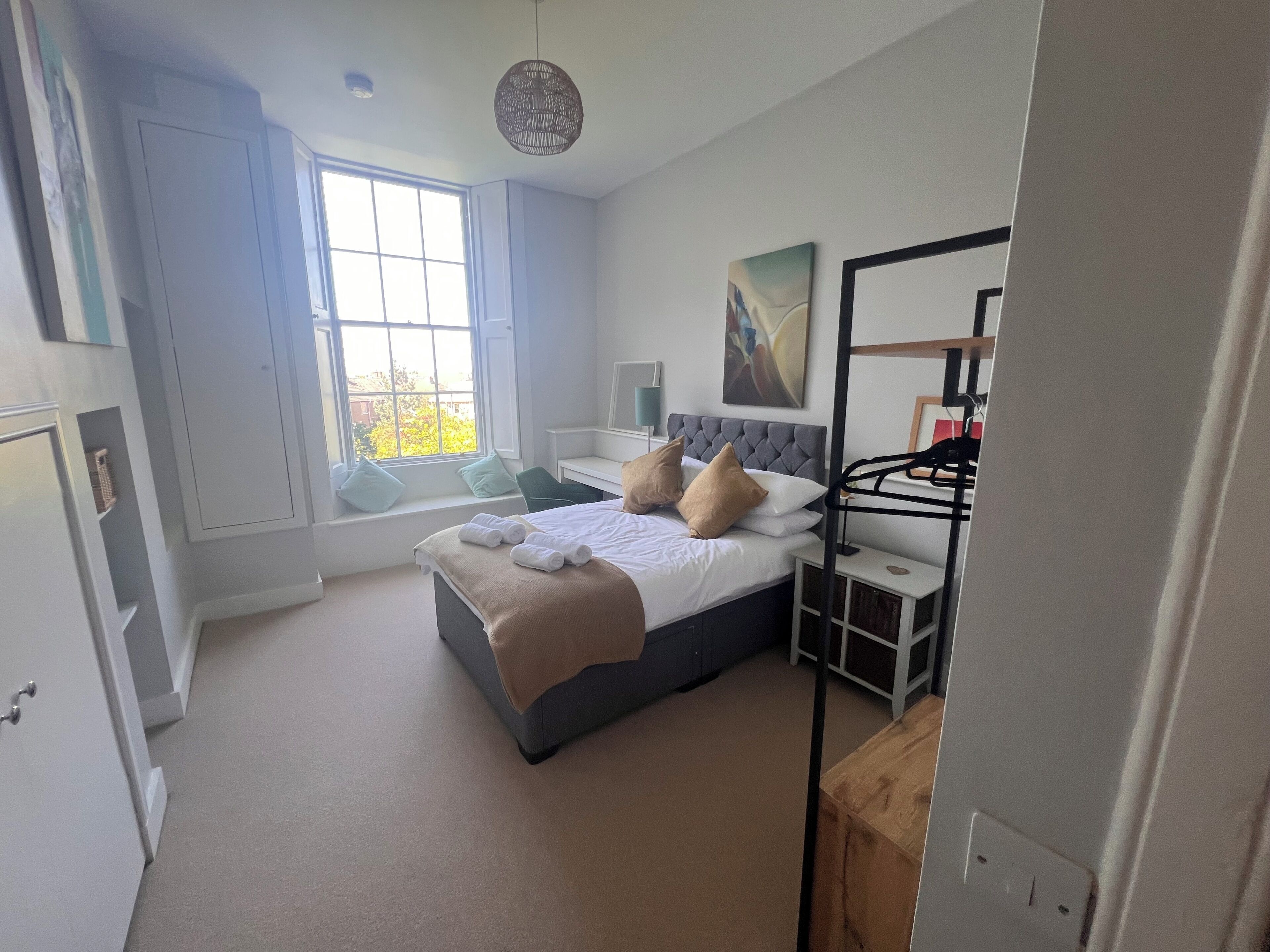 4 chambres, fer et planche à repasser, lit parapluie, Wi-Fi gratuit