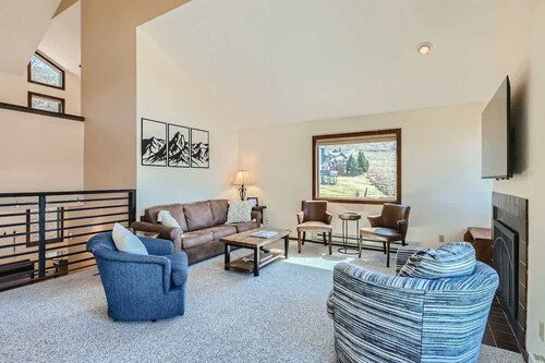 Family 2 Bedroom With Loft, Lake Views, Amazing Location