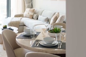 House - Luxury 1BR Apartment in the Heart of City Walk (Dubai)