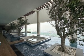 House - Chic 2BR in Paramount Midtown Infinity Pool Access (Dubai)
