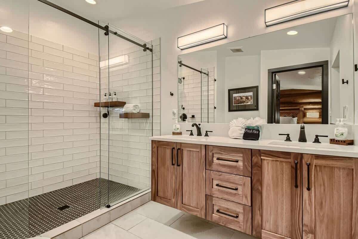 House, Multiple Beds, Patio, Mountain View (A-S-232SSW) | Bathroom | Towels