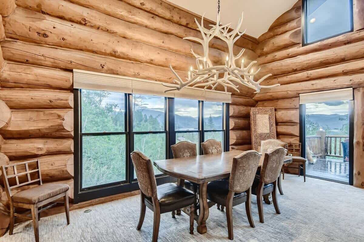House, Multiple Beds, Patio, Mountain View (A-S-232SSW) | 4 bedrooms, individually decorated, individually furnished, bed sheets