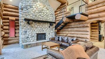 House, Multiple Beds, Patio, Mountain View (A-S-232SSW) | Living area