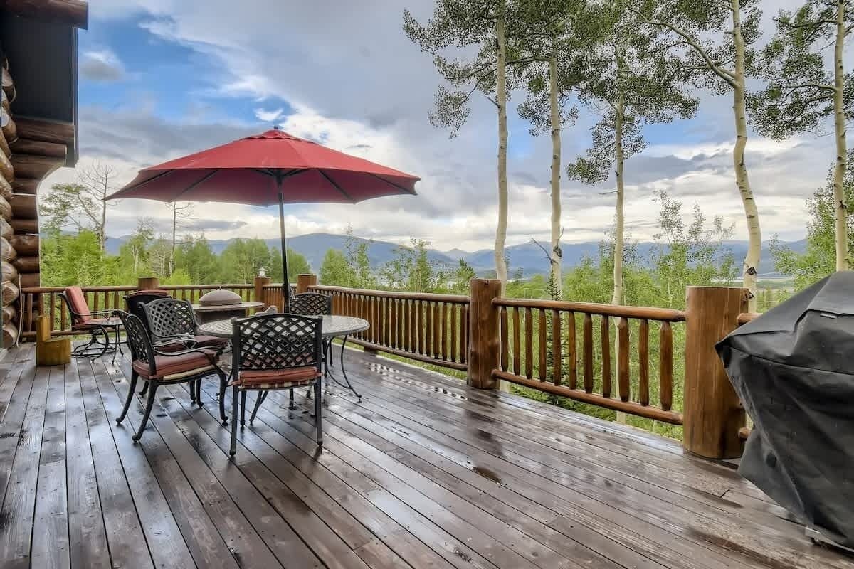 Hus - flere senge - terrasse - bjergudsigt (A-S-232SSW) | Udsigt fra værelset