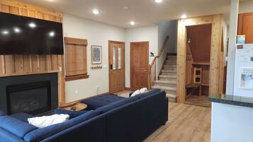 Residenza, letti multipli, idromassaggio, vista montagna (A-B-HG87) | Area soggiorno
