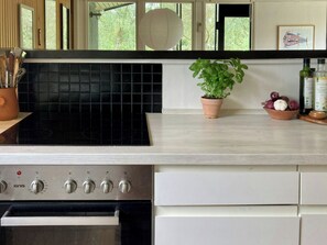 Oven, coffee/tea maker - Lovely house near nature and beach (Sjællands Odde)