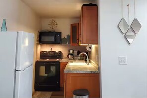 Private kitchen - Pa's Place on the Trail #1 (Patten)