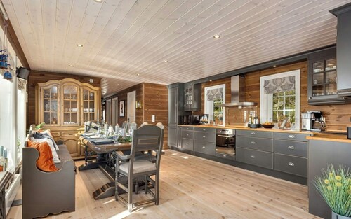 Family cabin with jacuzzi at Tempelseter