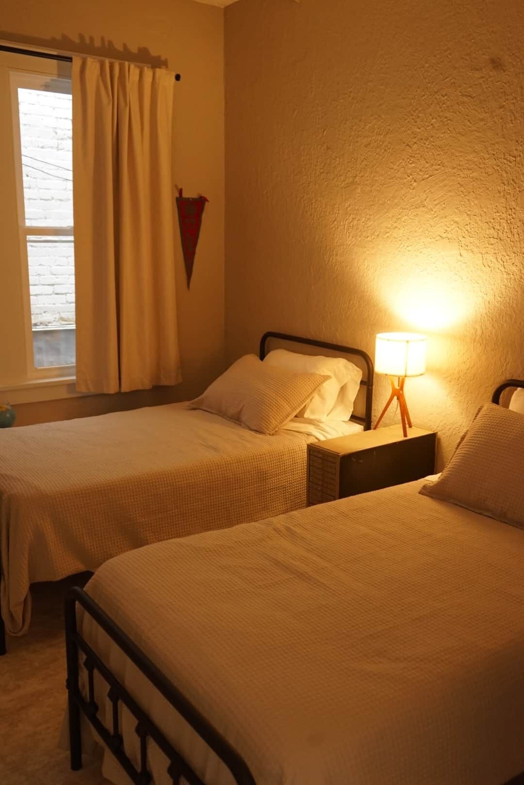 WiFi, bed sheets