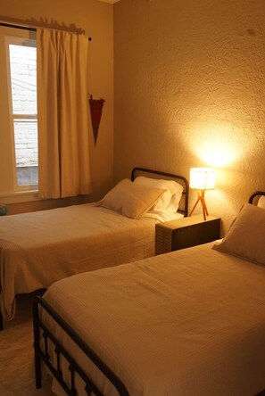 WiFi, bed sheets - The Grey Cannon Guest House (St. Cloud)