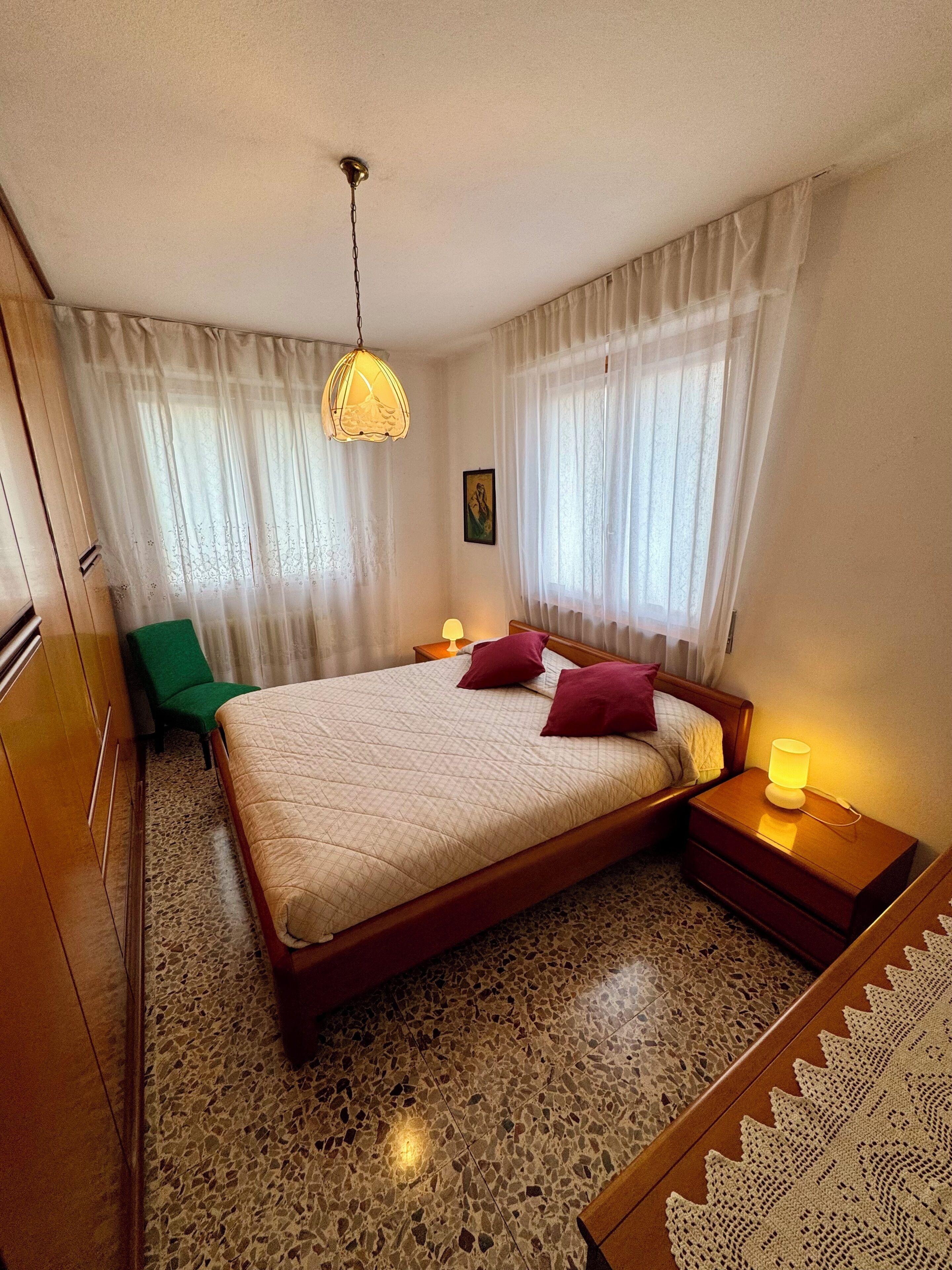 3 bedrooms, iron/ironing board, free WiFi, bed sheets