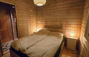 Free WiFi - Red timber house with fjord view (Roslev)