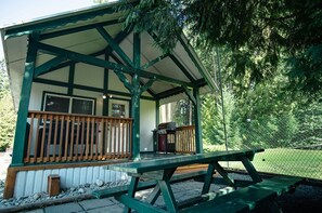 Comfort Cabin, Golf View | Tempat makan luar