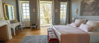 Historischer Wohnsitz am Ufer der Garonne
