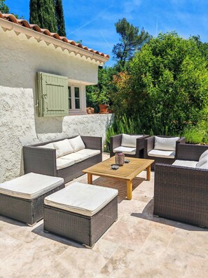 Terrace/patio - Villa on a shaded hectare in Provence Verte (Nans les Pins)